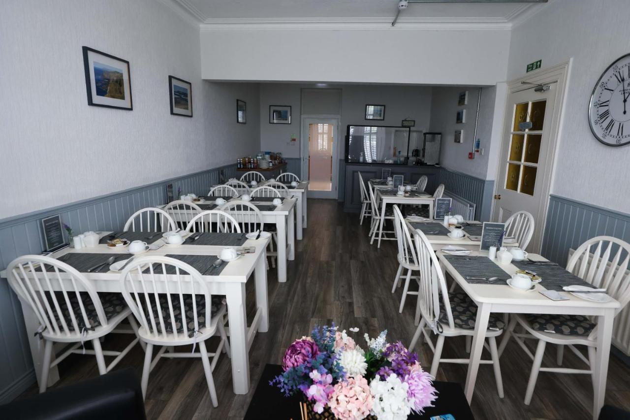 Hotel Mandalay Portrush Exterior foto